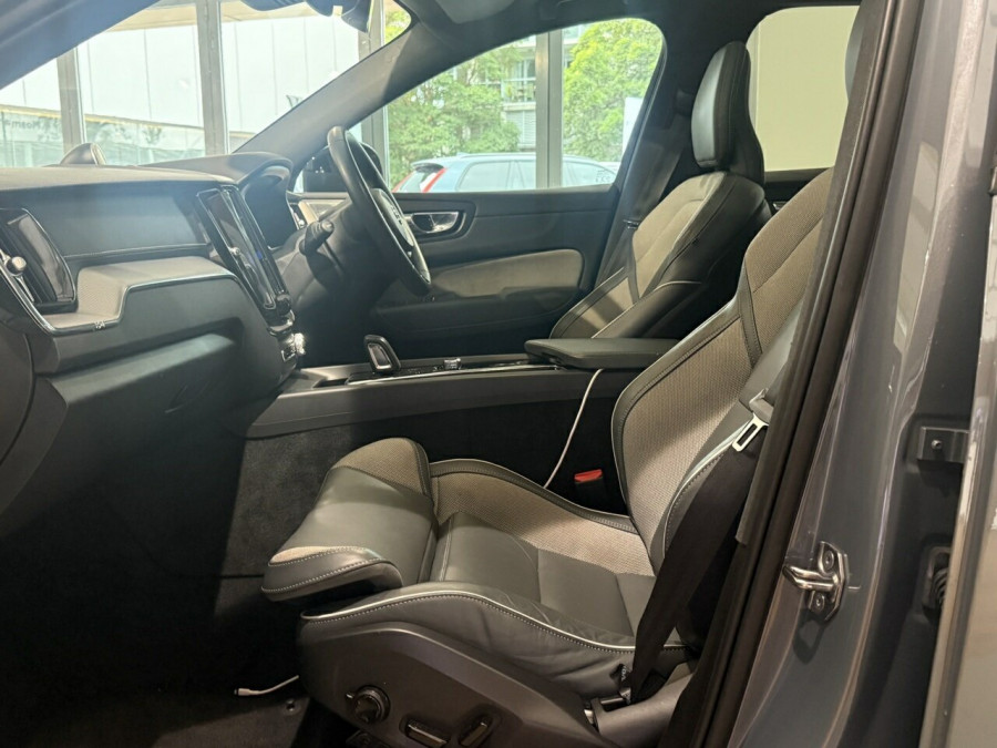 2022 Volvo XC60 UZ Recharge Plug-In Hybrid SUV Image 15