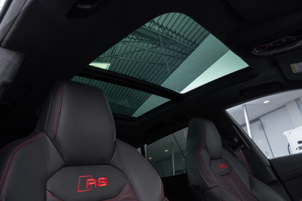 2025 Audi RS Q8 F1 TFSI SUV image 19