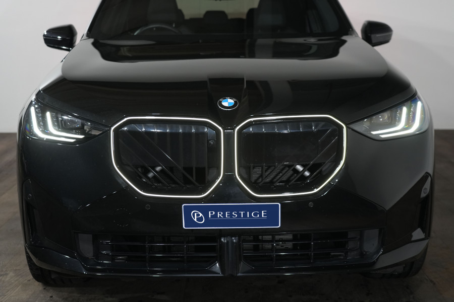 2025 BMW X3 30e xDrive SUV Image 3