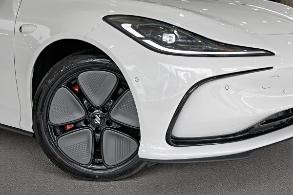 2025 MG IM5 P12L Premium Hatch Image 6