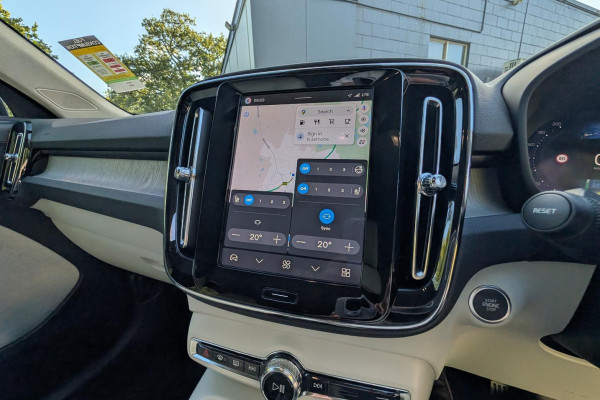 2025 MY26 Volvo XC40 XZ Plus B4 SUV Image 21