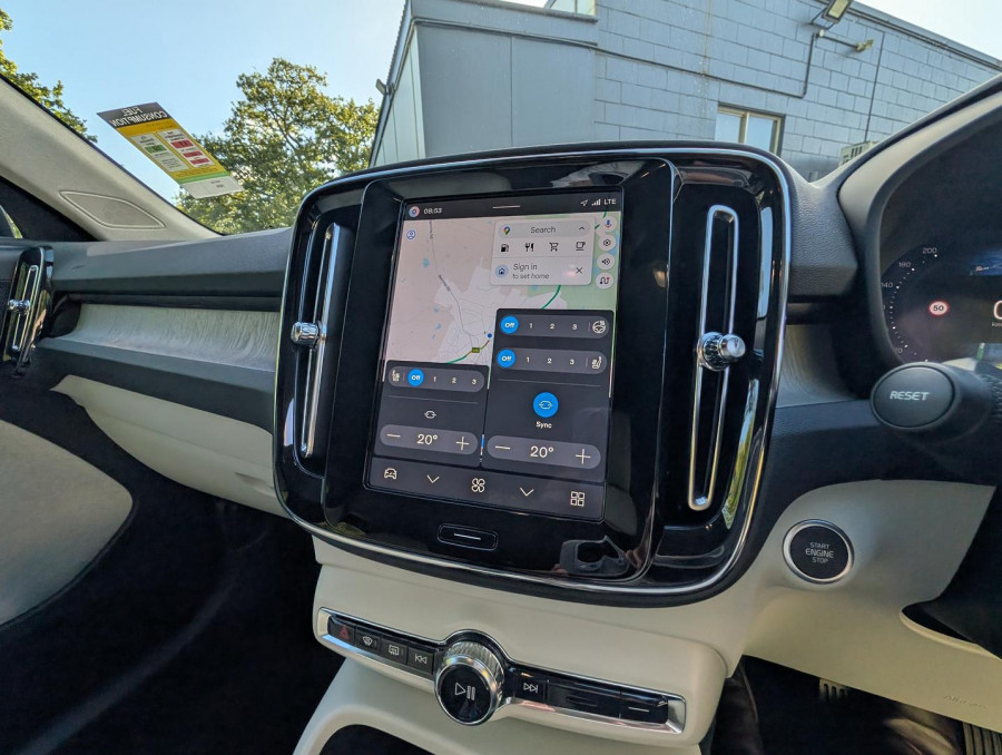 2025 MY26 Volvo XC40 XZ Plus B4 SUV Image 21