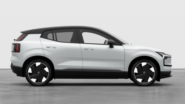 2025 MY26 Volvo EX30  Single Motor Extended Range Ultra SUV image 5