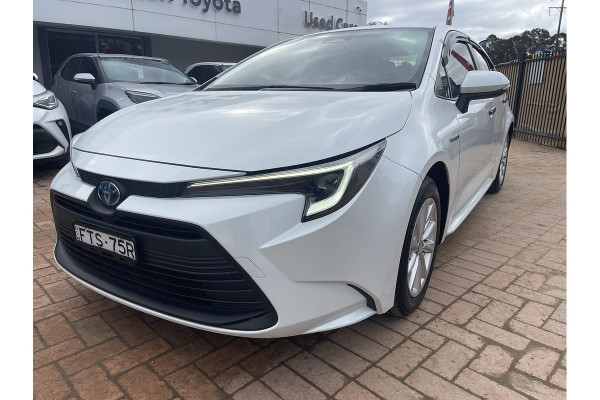 2023 Toyota Corolla ZWE219R  Ascent Sport Hybrid Hatch Image 2