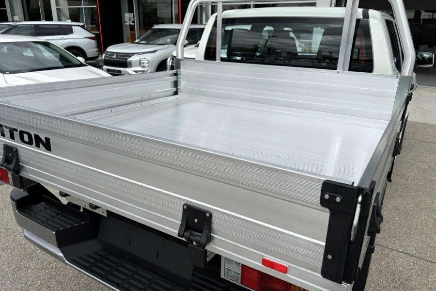 2025 Mitsubishi Triton MV  GLX Cab Chassis Image 8