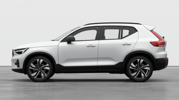 2025 MY26 Volvo XC40 XZ Ultra B4 Dark SUV image 2