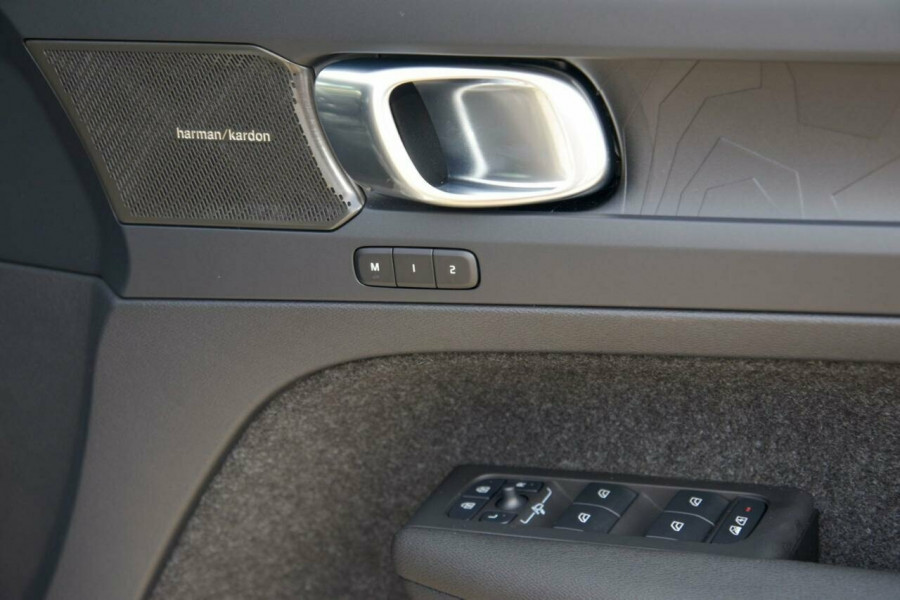 2024 MY25 Volvo EX40 No Series Ultra Twin Motor Performance SUV Image 11