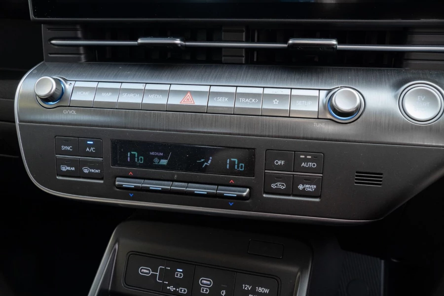 2024 Hyundai KONA SX2.V1  Electric SUV Image 13