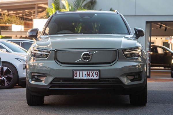 2022 Volvo XC40  Recharge Pure Electric SUV Image 4