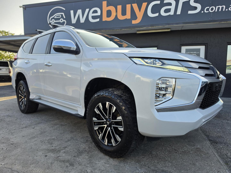 2020 Mitsubishi Pajero Sport QE GLS SUV Image 7