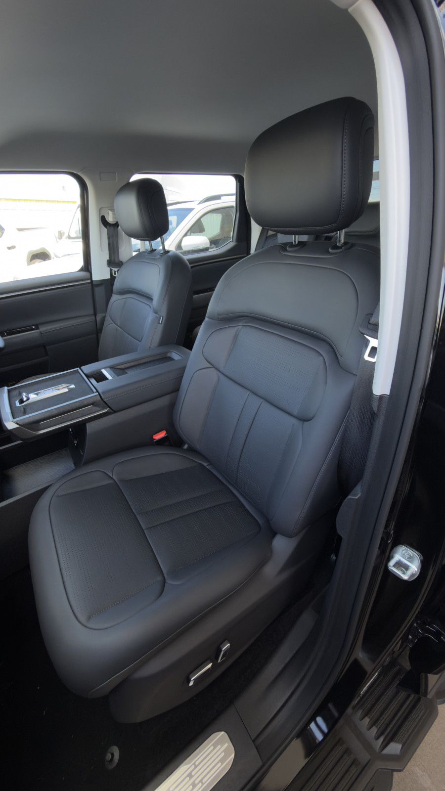 2025 LDV Terron 9 EKK1C Evolve Ute Image 30