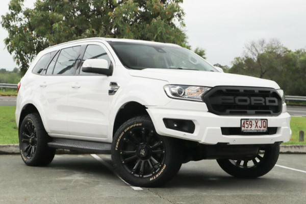 Ford Everest Trend RWD UA