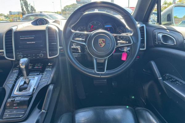 2016 MY17 Porsche Cayenne 92A Platinum Edition SUV Image 11