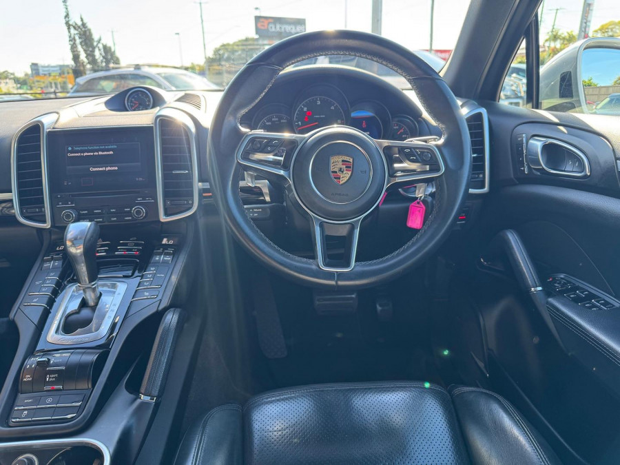 2016 MY17 Porsche Cayenne 92A Platinum Edition SUV Image 11