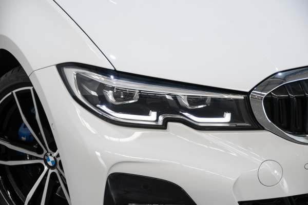 2020 BMW 3 Series 30i M Sport Sedan image 2