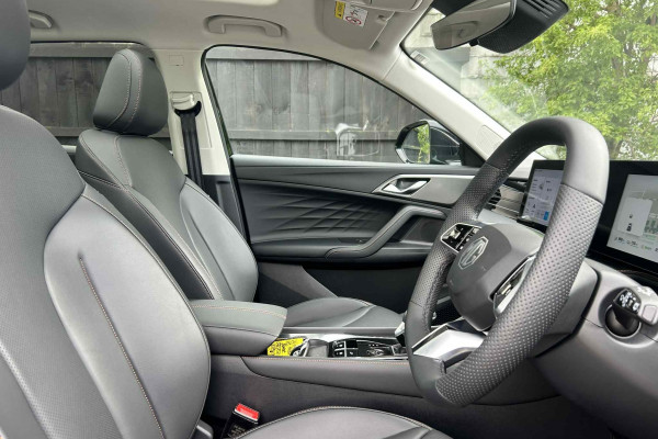 2026 MG HS Plug-in Hybrid Essence SUV Image 9