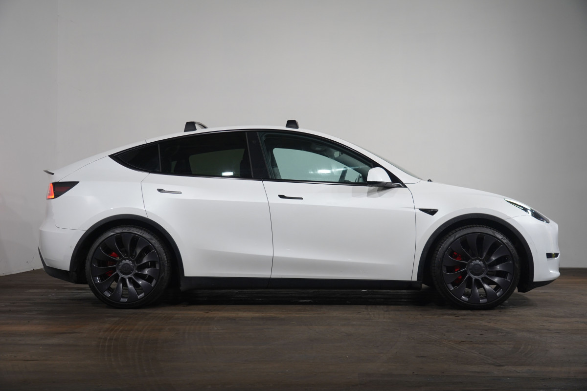2023 Tesla Model Y Y Performance SUV Image 4