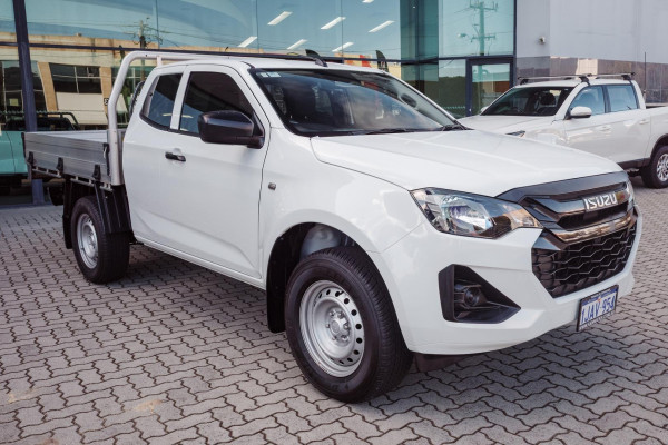 2024 Isuzu D-MAX RG SX High Ride Cab Chassis Image 1