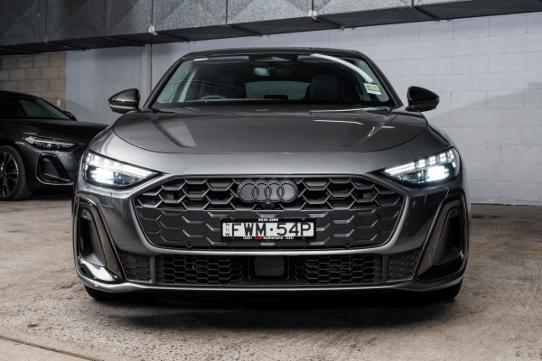 2025 Audi A5 B10 TFSI 150kW S line Sedan image 4