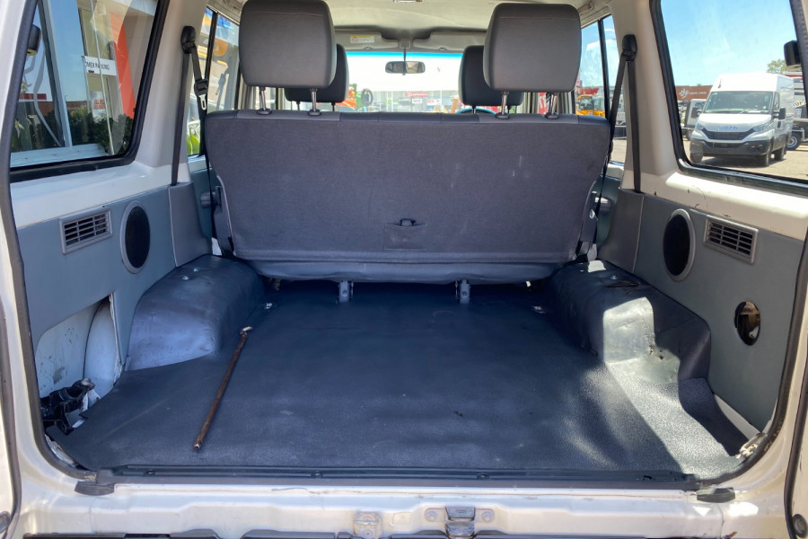 2017 Toyota LandCruiser VDJ76R WorkMate SUV Image 16