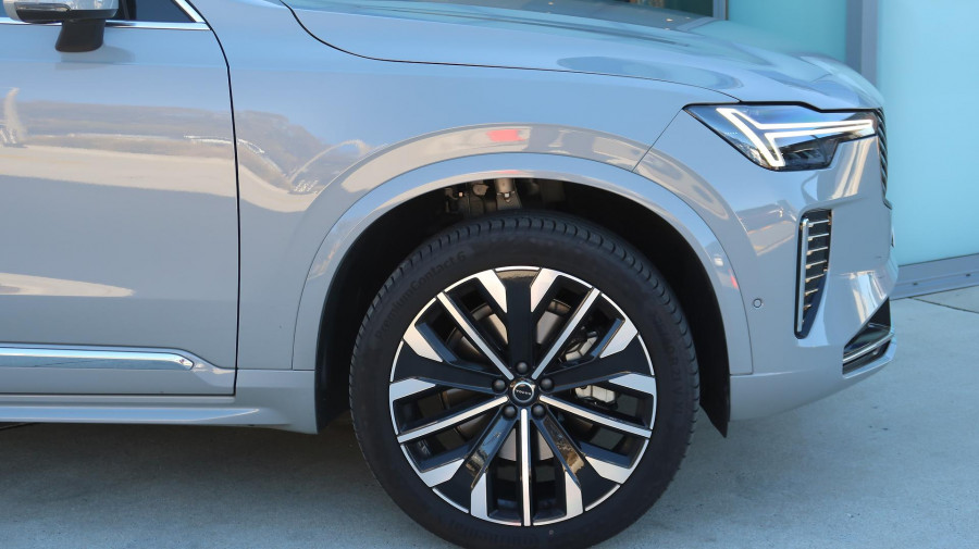 2025 Volvo XC90 L Series Ultra B5 Bright SUV Image 33