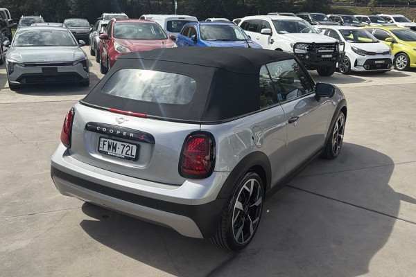 2025 MINI Cooper F67 C Classic Convertible Image 19