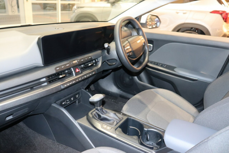 2025 Kia K4 CL4m S Sedan Image 17