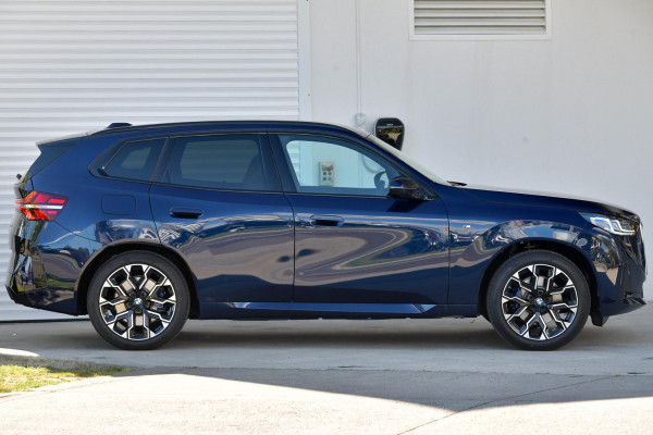 2026 BMW X3 G45 30e xDrive SUV image 3
