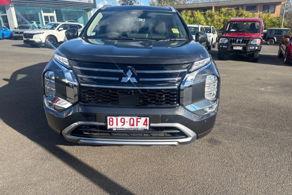 2025 Mitsubishi Outlander ZM LS SUV Image 3
