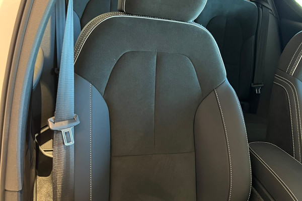 2026 Volvo XC40 XZ Plus B4 SUV Image 18