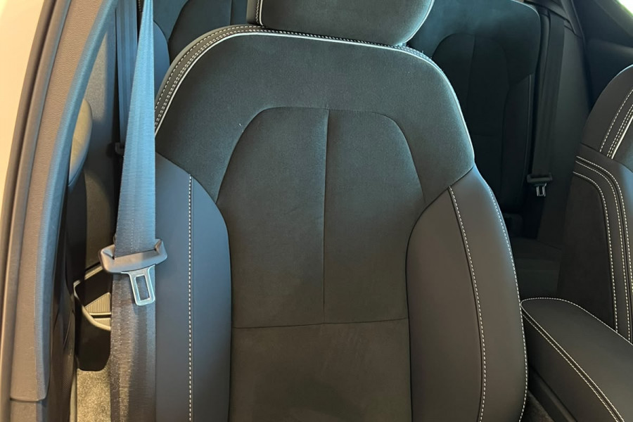 2026 Volvo XC40 XZ Plus B4 SUV