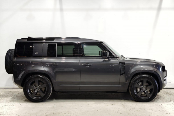 2022 MY23.5 Land Rover Defender L663 110 D300 SE SUV Image 29