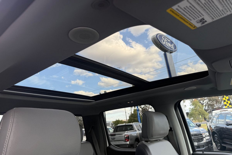 2024 MY23 Ford F-150 No Series Lariat Wagon Image 16