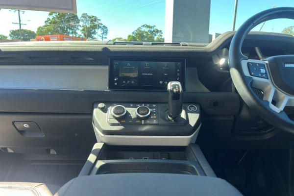 2023 MY23.5 Land Rover Defender L663 90 D250 S SUV Image 13