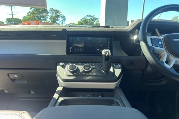 2023 MY23.5 Land Rover Defender L663 90 D250 S SUV Image 13