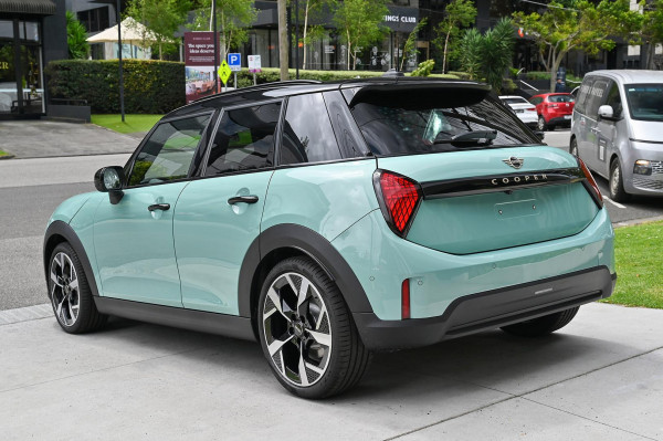2026 MINI Cooper F65 C Favoured Hatch image 4