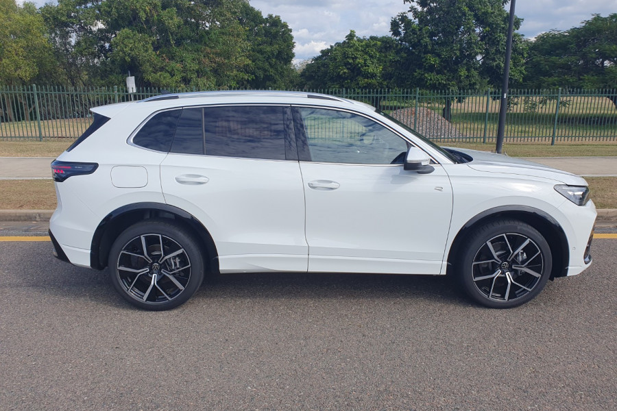 2025 Volkswagen Tiguan CT 195TSI R-Line SUV Image 9