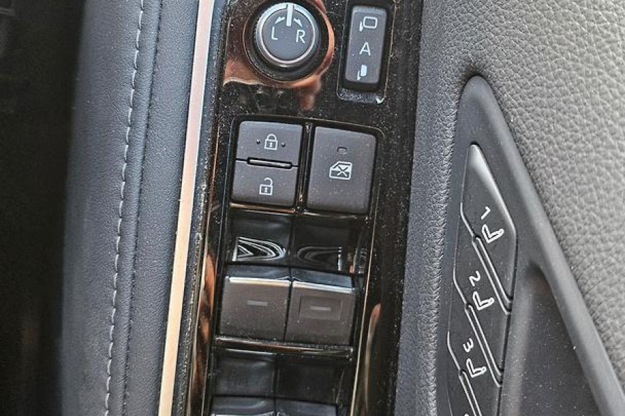 2022 Toyota LandCruiser FJA300R Sahara SUV Image 26