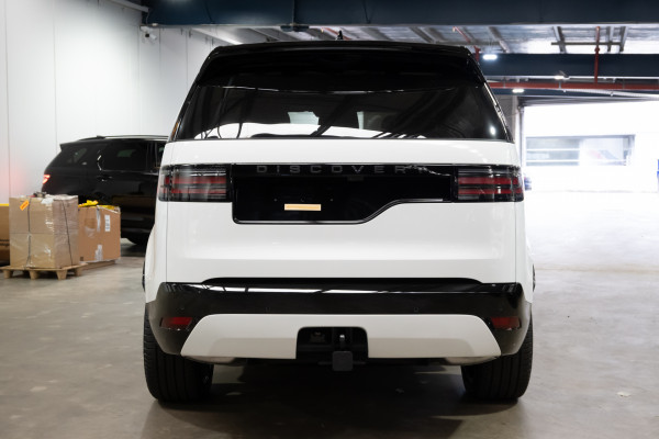 2026 Land Rover Discovery Series 5 D350 Dynamic SE SUV image 5