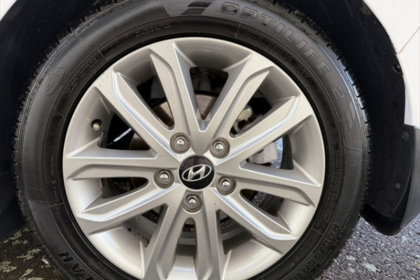 2014 Hyundai Elantra MD3 Trophy Sedan Image 16