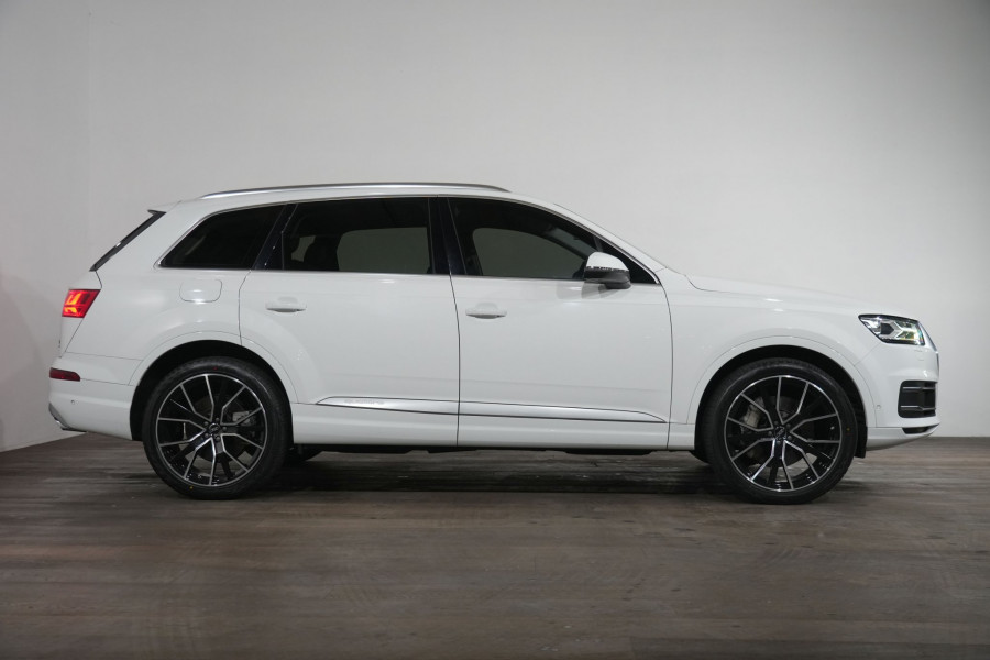 2016 Audi Q7 4M TDI SUV Image 4