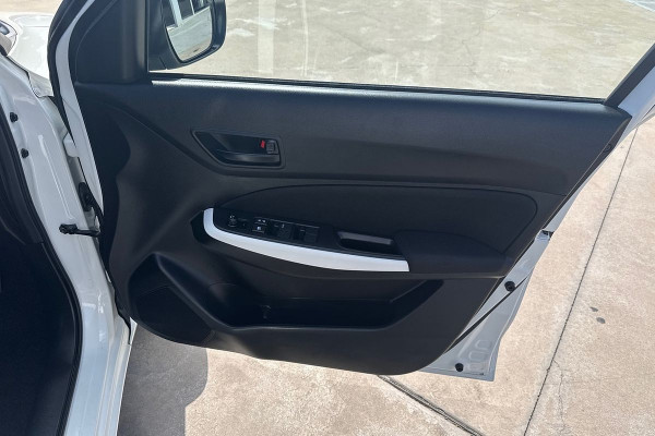2023 Suzuki Swift AZ Series II GL Hatch Image 5