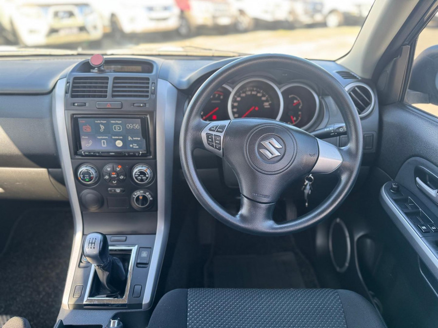 2005 Suzuki Grand Vitara JB  SUV Image 20