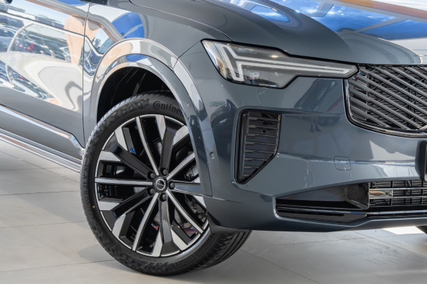 2026 Volvo XC90 L Series Ultra B5 Dark SUV Image 12