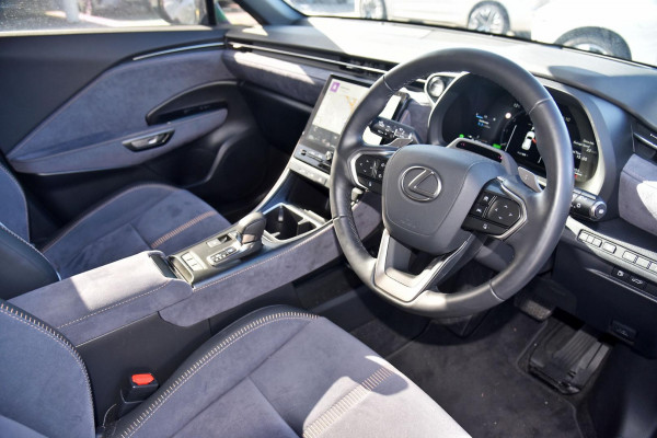2024 Lexus LBX MAYH15R Sports Luxury SUV Image 7