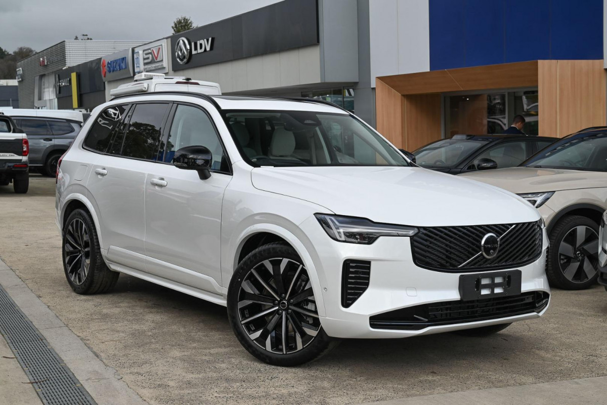 2026 Volvo XC90 L Series Ultra B5 Dark SUV