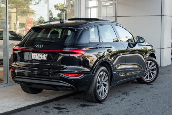 2026 Audi Q6 e-tron SUV image 2