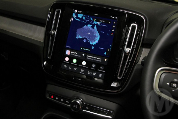 2026 Volvo XC40 XZ Ultra B4 Bright SUV Image 14