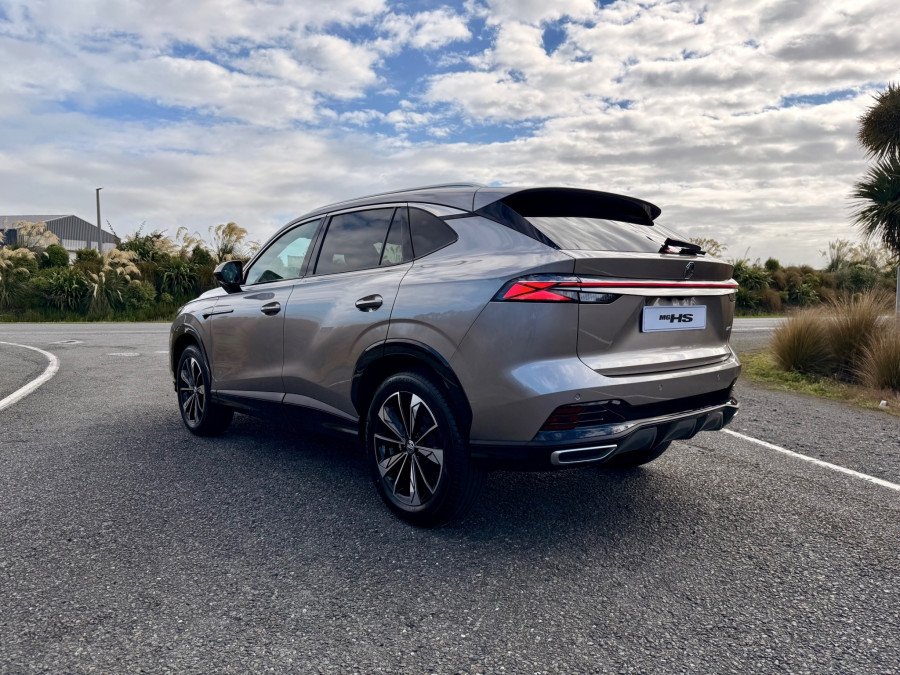 2026 MY25 MG HS AS33 Essence SUV Image 5