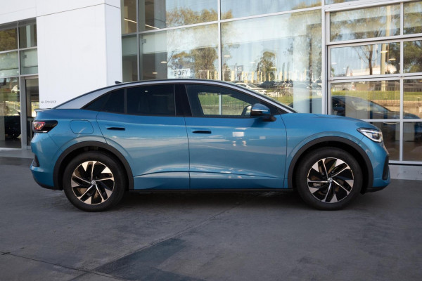2025 Volkswagen ID. 5 E2 Pro SUV Image 3
